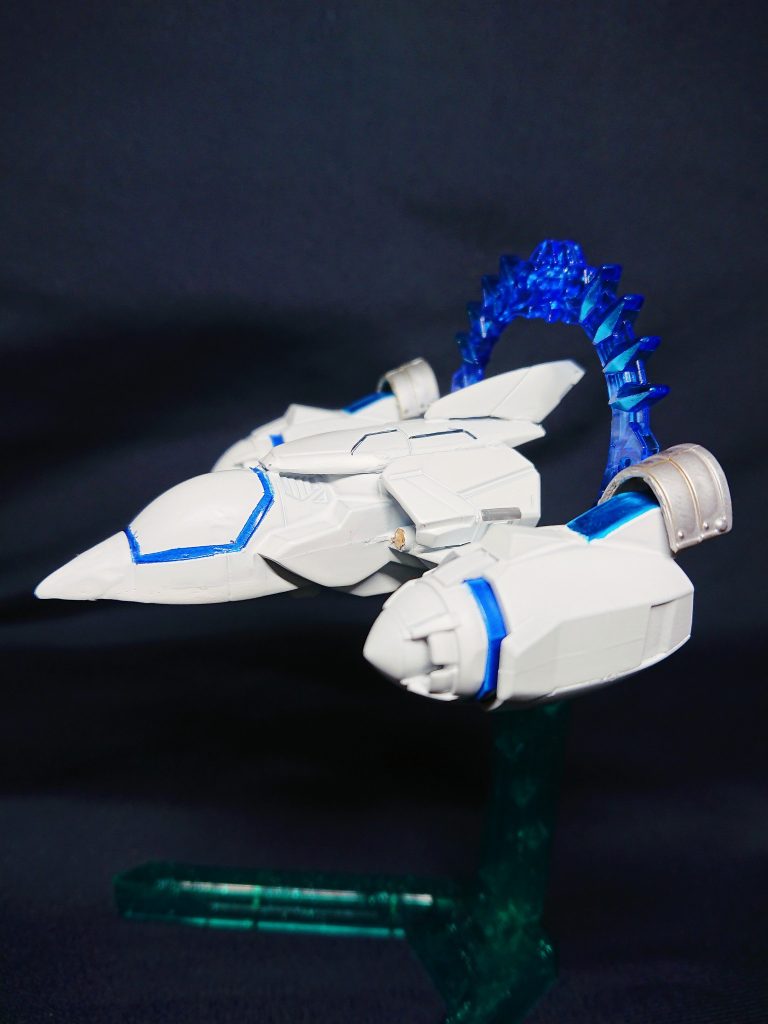 シュライクにあるにある｢株式会社中島製作所｣にて製作された高機動飛行メカ。見た目よりのんびり屋で、アクシデントにより妙な喋り方をする。