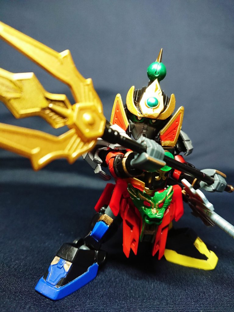 中華デザインなので、いつものように創傑伝からパーツを…と思ったらこれがなかなか似合うパーツが無く難航。元々が完成された中華デザインなため、パーツ選別が非常に難しかったです。