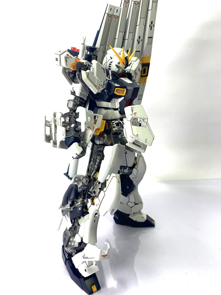 RX-93 νガンダム–3枚目/制作者：Edge_Model_Studio