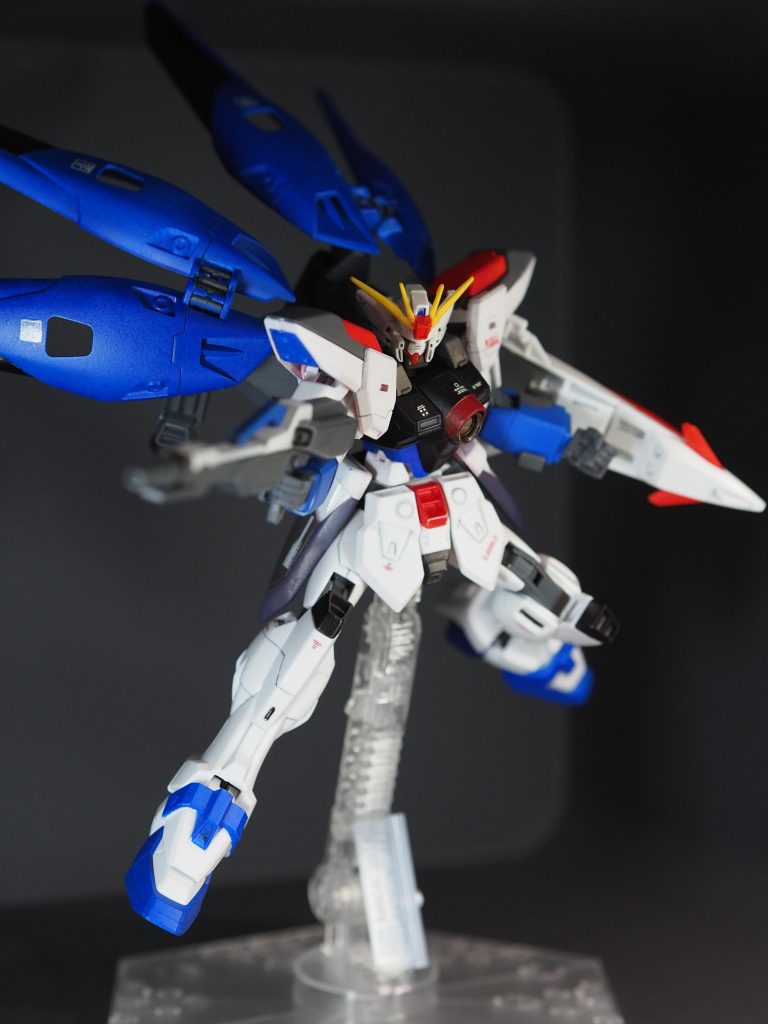 今回の投稿はSEED風のポーズをメインで。