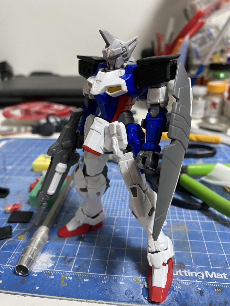 武装は加工前ですが、頭はキットベースで不要な部分を削って、肩アーマーは3Dプリンタで自作です。