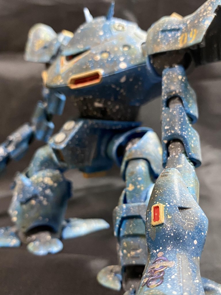 左腕の甲にはシーサーペント隊のデカールを!