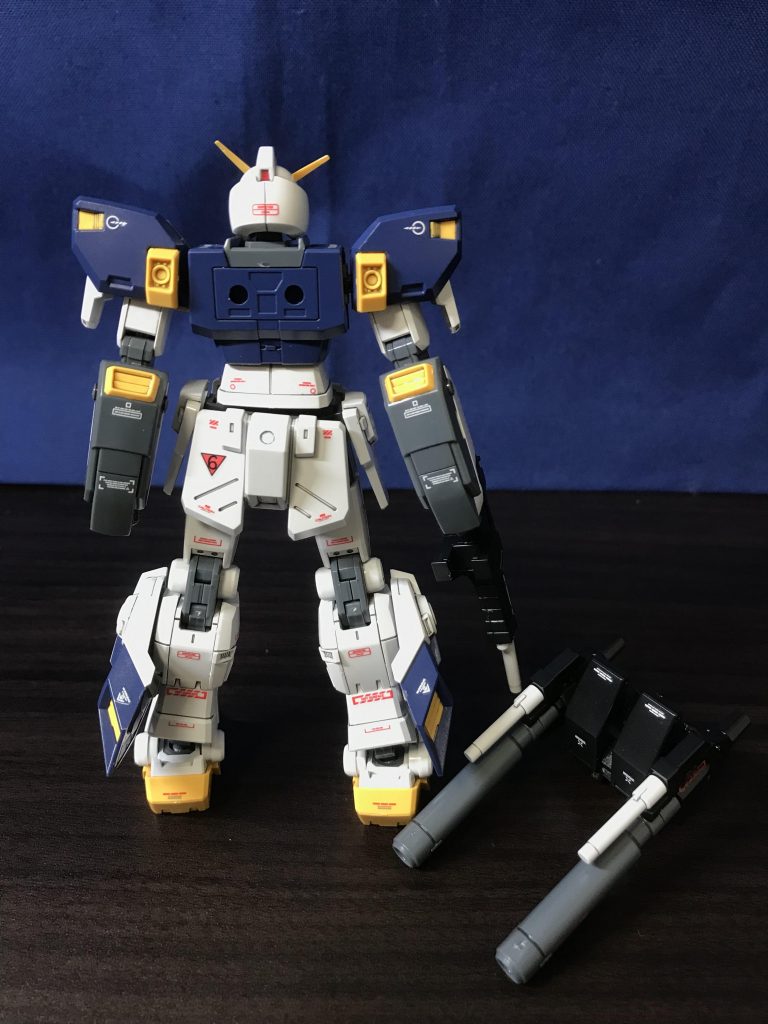 バック。バックパックの形状も他にない形で好きです。