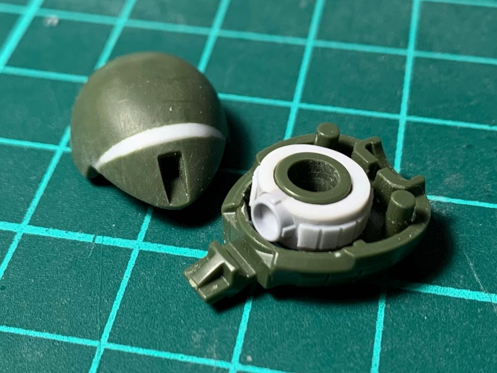 改造と呼べるような改造箇所は頭部のみですモノアイ周りを新造し、ひさしを下げました