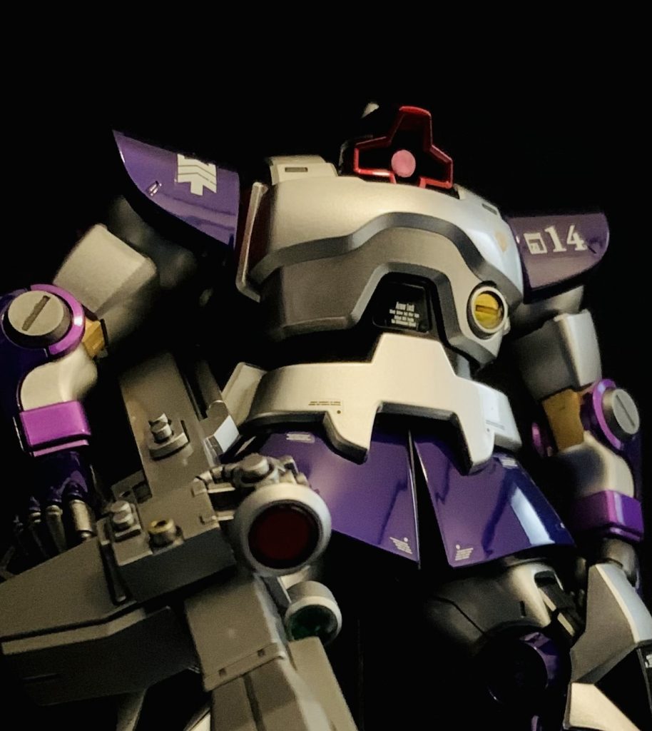 アゴ？が、隠れると男前に見えるので、胴体と首を削ってみました。