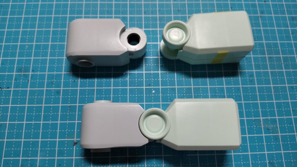 成型色とガンダムホワイトの違いです。