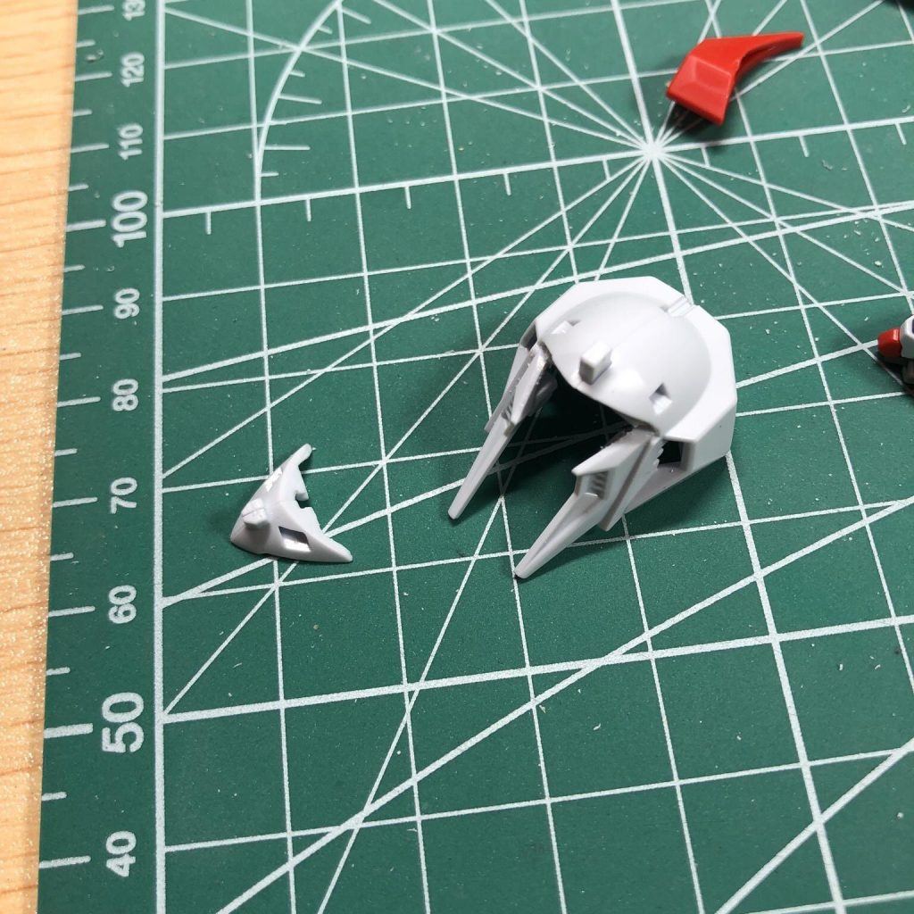 頭部のあとハメ加工。