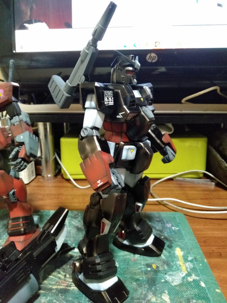 膝ダクトのフィンを撤去しています。