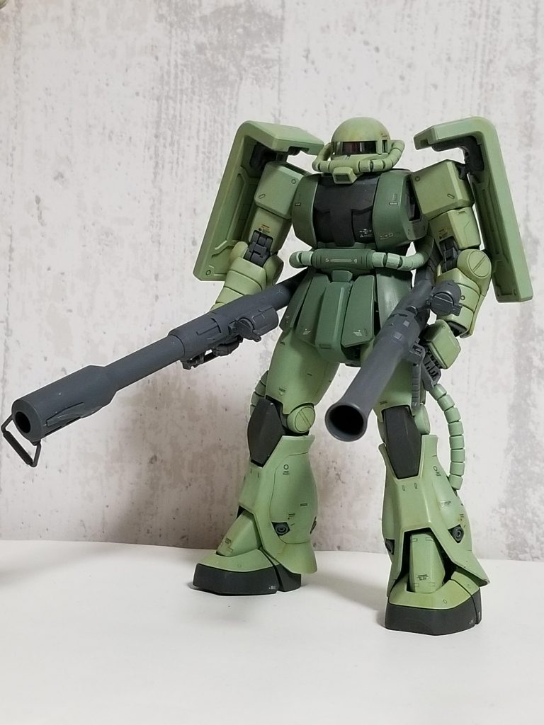 防衛戦に特化したという設定でダブルシールドのダブルバズーカ装備にしてみました。