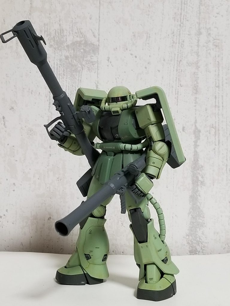 ジャイアントバズと、ザクバズーカー後期型風にジャイアントバズのハイブリットでカートリッジ式のザクバズーカーで製作してみました。