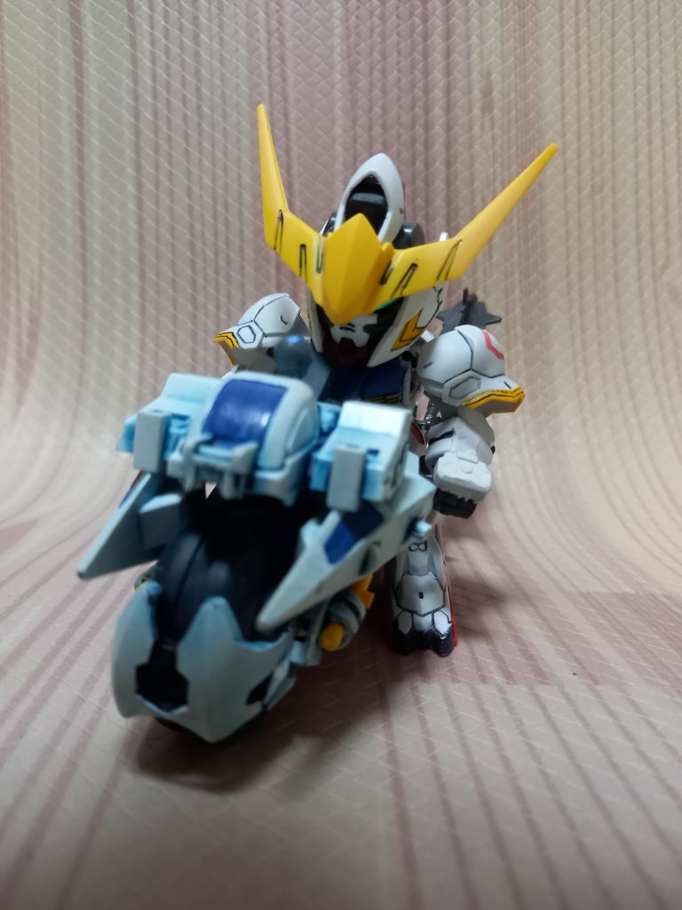 お気に入りのファレホ筆塗りオフホワイトからのウェザリングカラーシェードブルー 