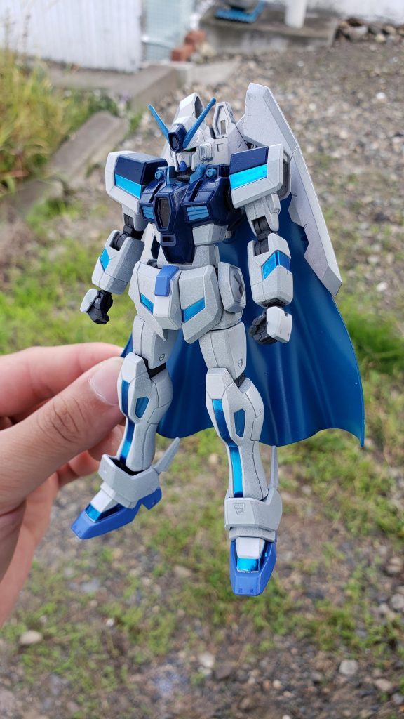 あえて胸部のドクロを加えないで、シンプルな体型にしました。