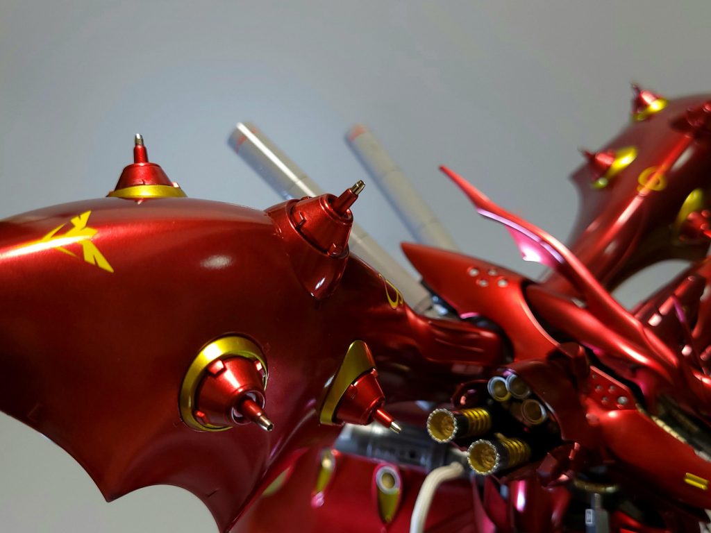 ファンネルはメタルパーツでディティールアップしてみました。