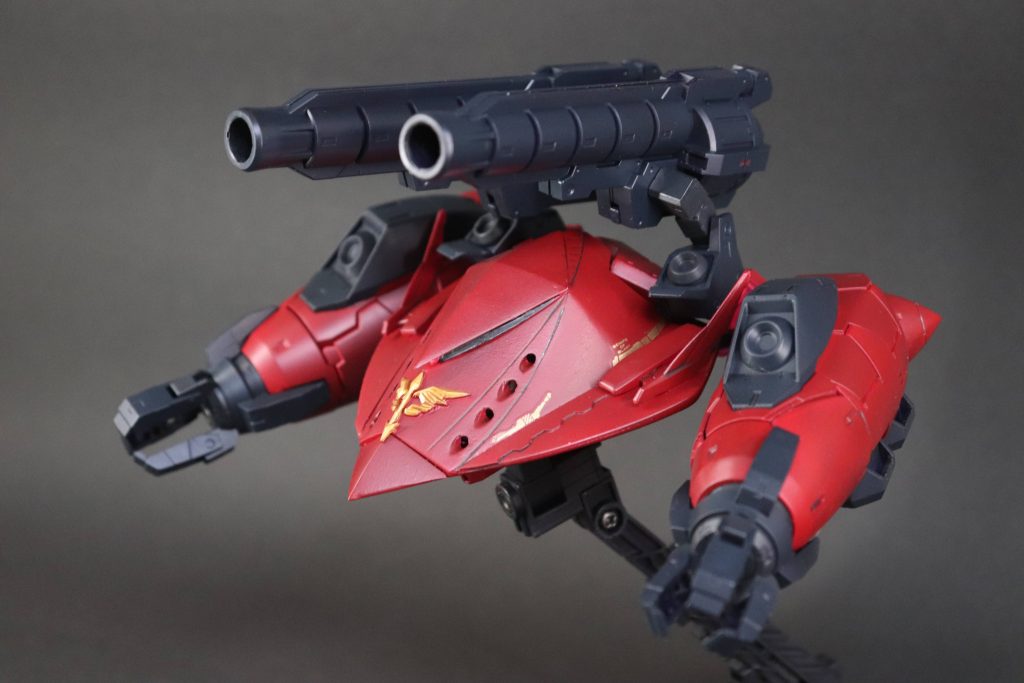 ビグロダイバーの背面ブースター部分を外す事でバインダーとの合体が可能。※接続方法はネオジム磁石