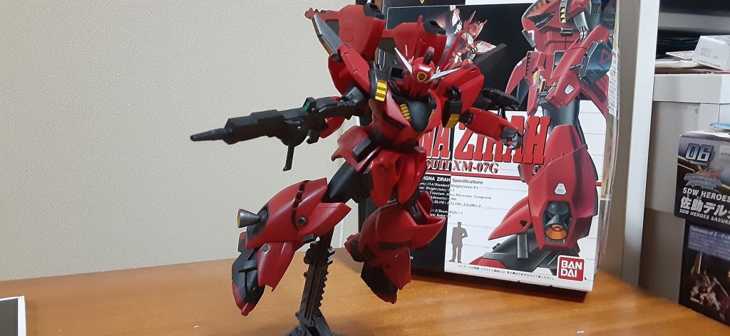 膝のスラスターやダクトも一部ビルダーツパーツとジャンクパーツで置き換えふくらはぎ横の大きいダクト削ってシャープ化したけど微妙ですね😅