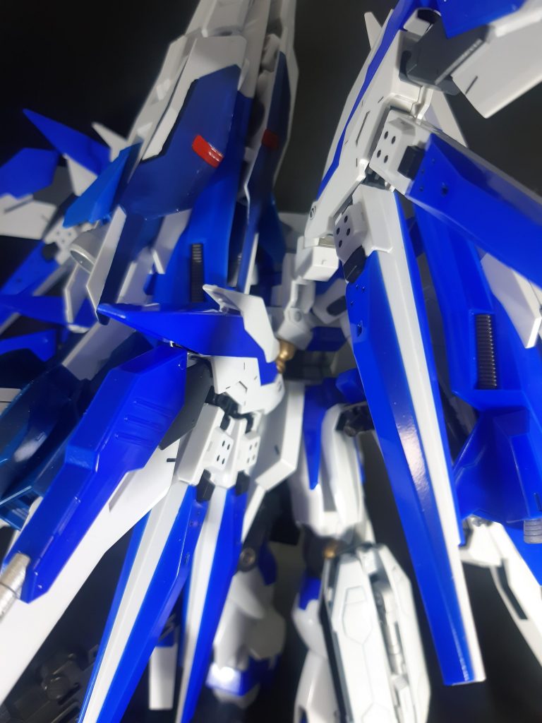 追加のファンネルラックはもともとスタビライザーブレードがついていたところに接続しています。ブレード無しにはしたくなかったので考えた結果、ファンネルラックにつけることになりました。