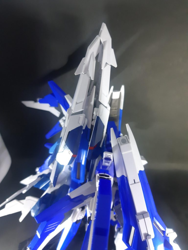 アメイジングレヴはシールドの前後にネオジム磁石でマウントしています。