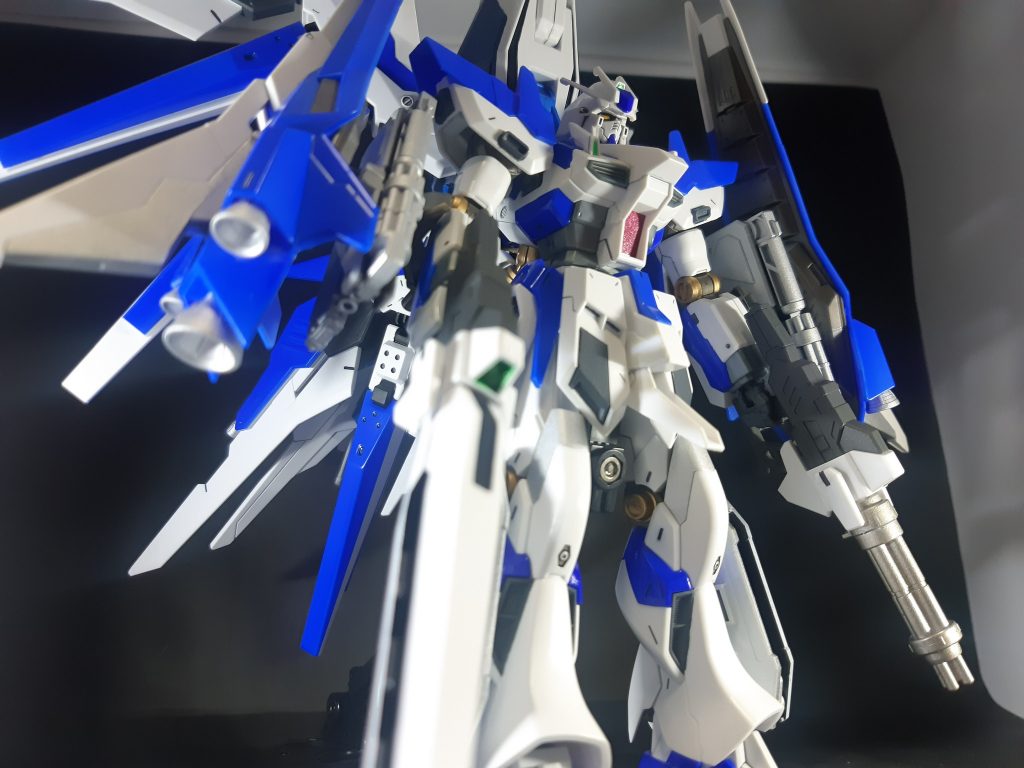 あおりで1枚。シールド3枚はフルアーマーユニコーンのシールドファンネルのように使える脳内設定です。マーキュリーレヴをアメイジングレヴ、グリッターレヴに装備させることでさらに複雑な攻撃が可能。