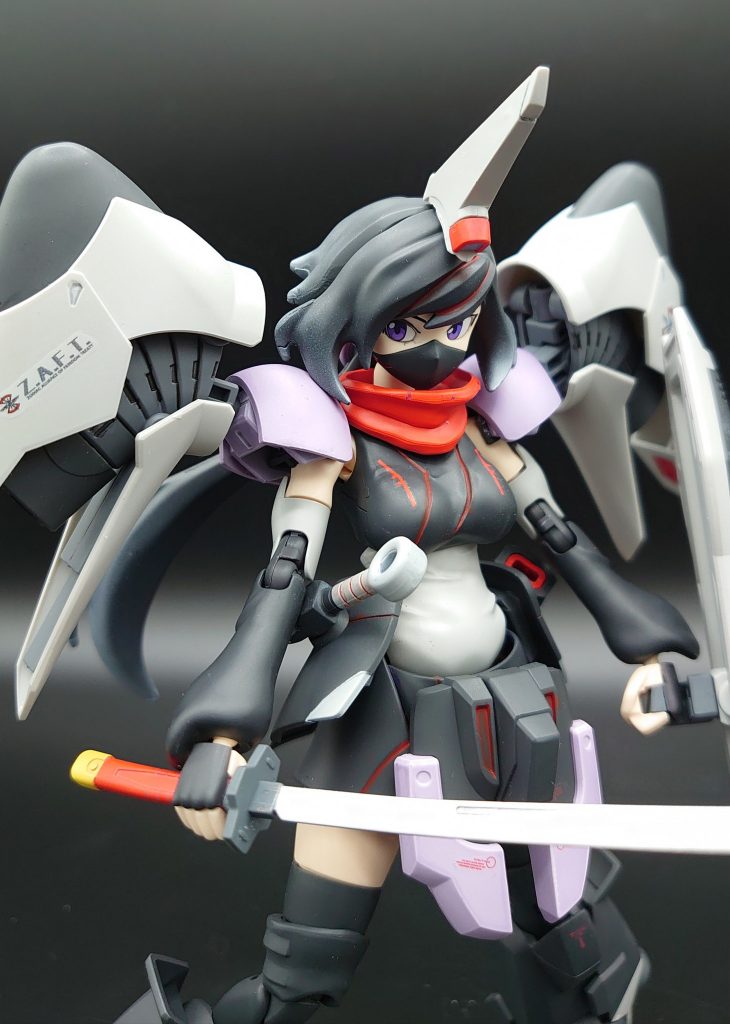 カラーレシピ黒部:ガイヤ メカサフスーパーヘビー濃い灰色:ガイヤ メカサフライト灰色部:ガイヤ ニュートラルグレー2紫部:白サフ+ガイヤ ボトムス パープル赤部:ピンクサフ+クレオス シャインレッド刃:ガイヤ ブライトシルバー