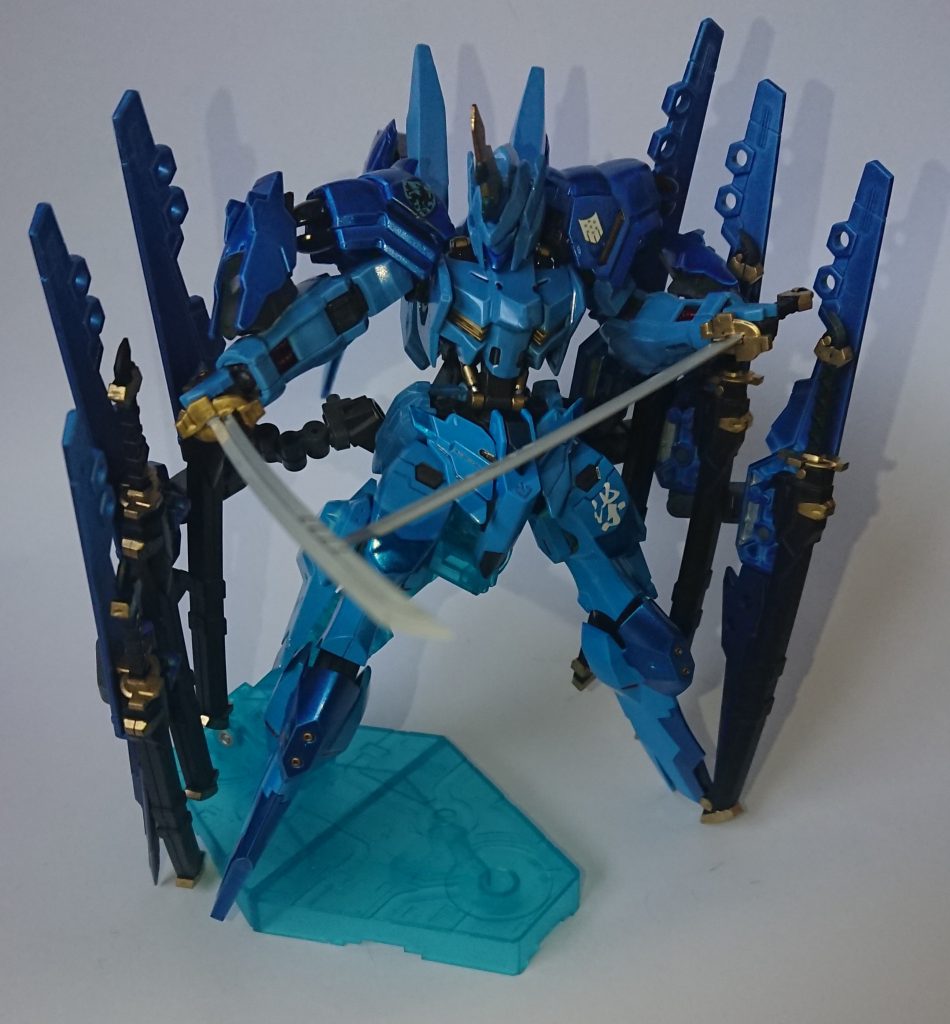 二刀流でポージング。