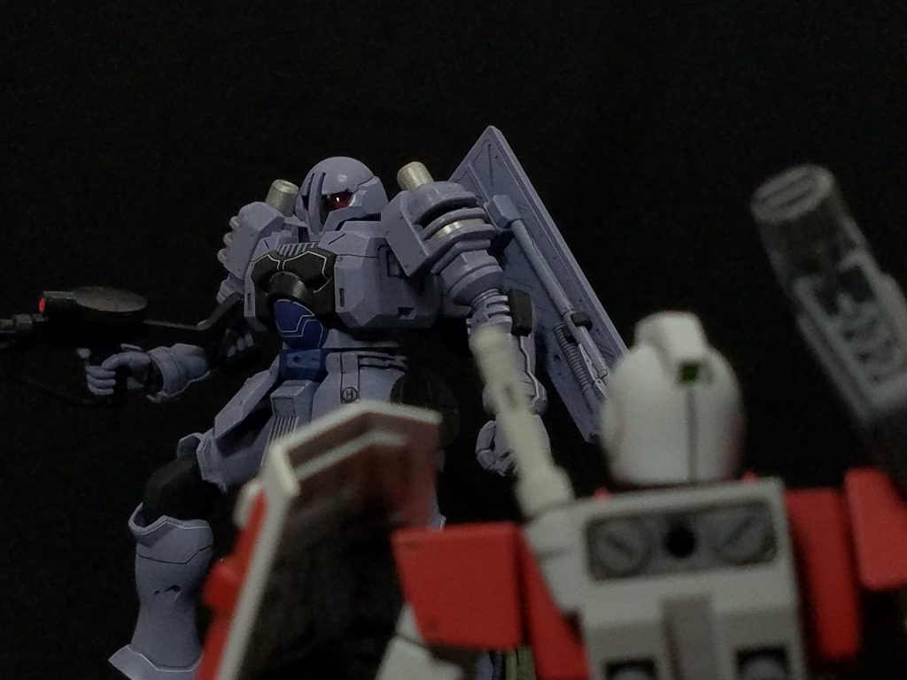 本編 第3話「軌道上に幻影は疾る」の１シーンをイメージして、[005]RGM-79 ジム[前期生産型]と２ショット。