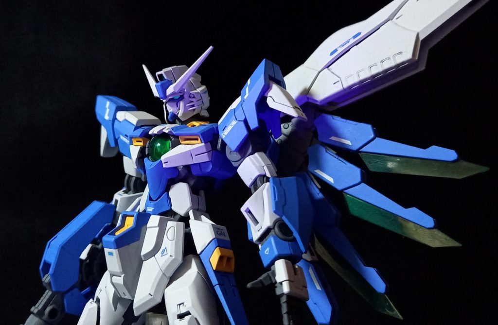 最後に上半身のアップを。カメラアイには蛍光塗料を吹き付けて、UVライトで光る様にしてます。