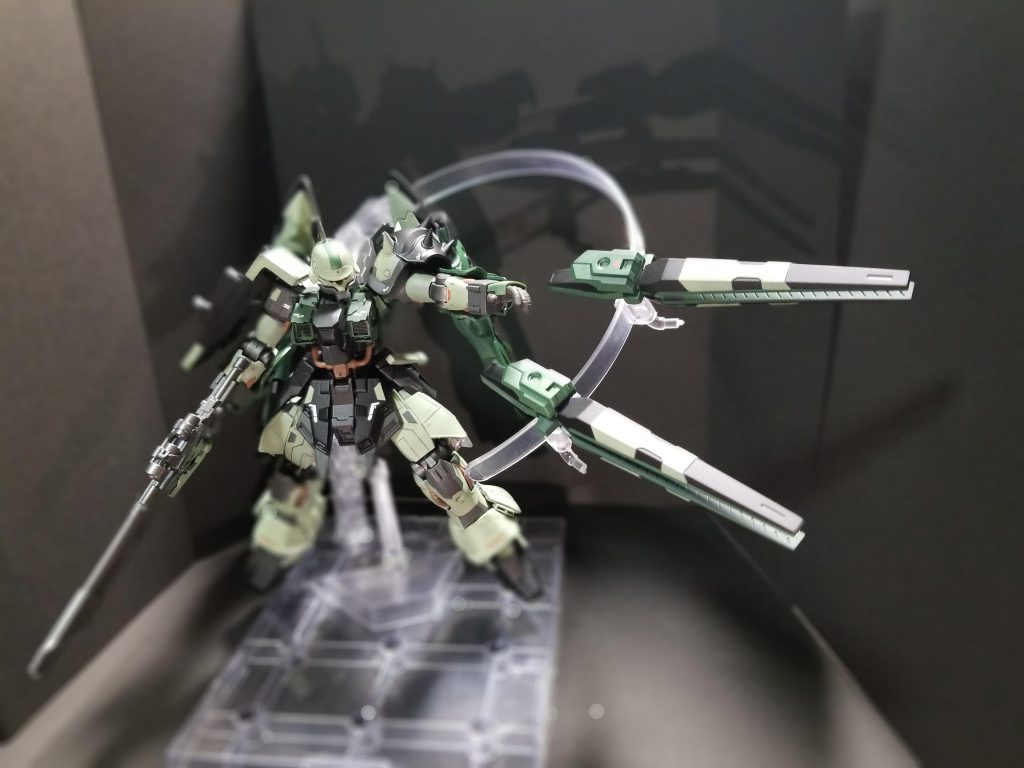 ファンネルデルタカイのものにプラ板でディテールアップしてジャンクつけました。