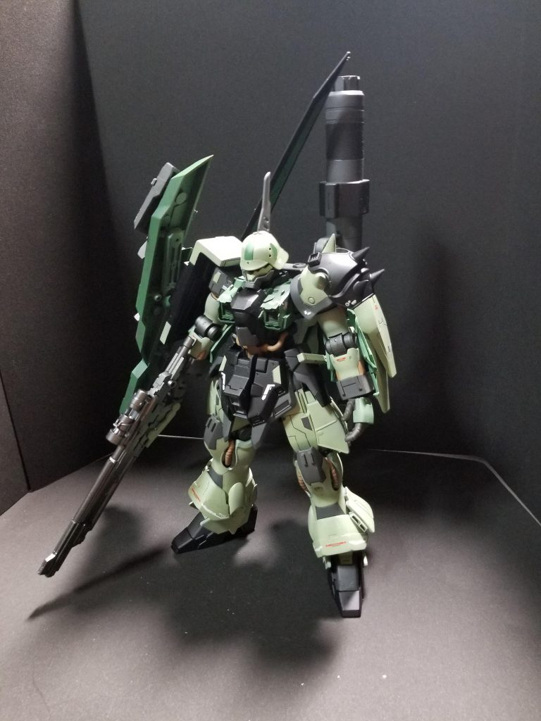 ノーマルパック正面遠距離、近距離どっちにも対応できるよう武装を装備させた状態です。バックパックはガルバルディリベイクのものをジャンクを使ってディテアップしてます。