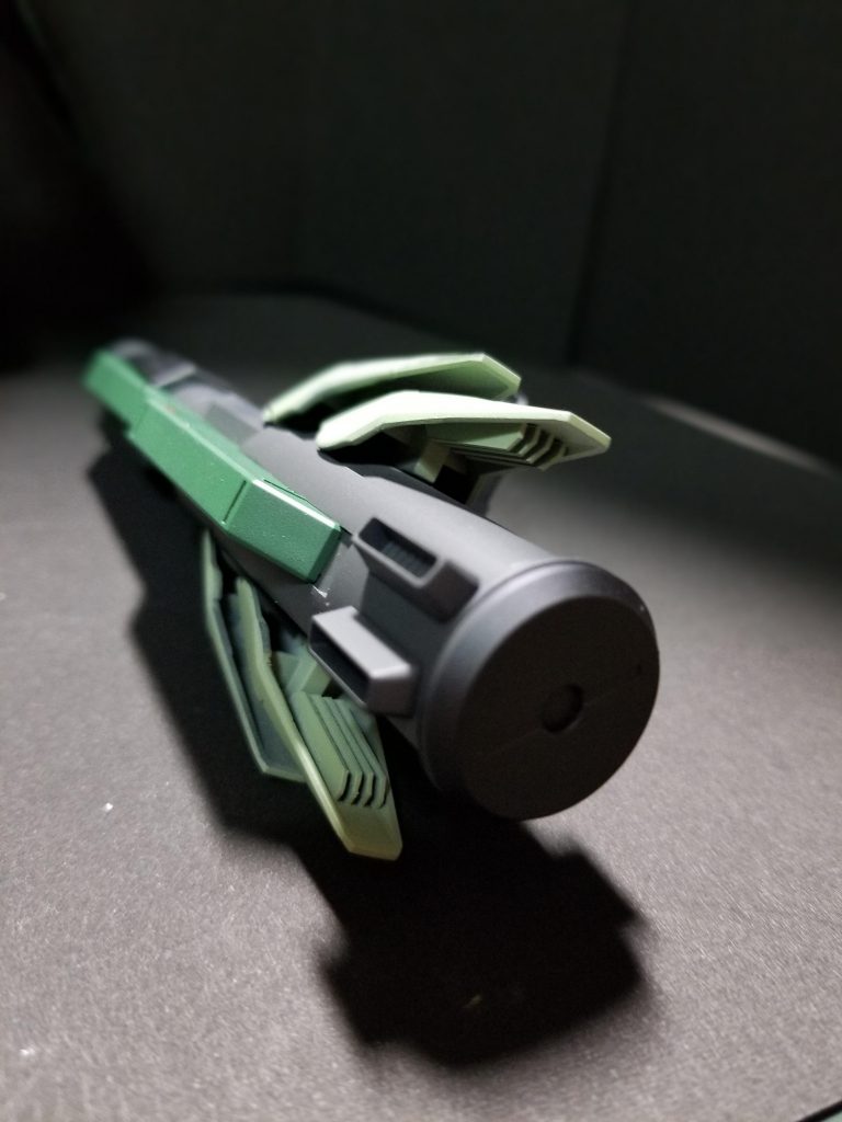 ビッグキャノンガルバルディリベイクでは実弾を出していましたが、これはごん太ビームが出せるという設定です。なのでシイタケ生やしたりダクトつけたりしました。