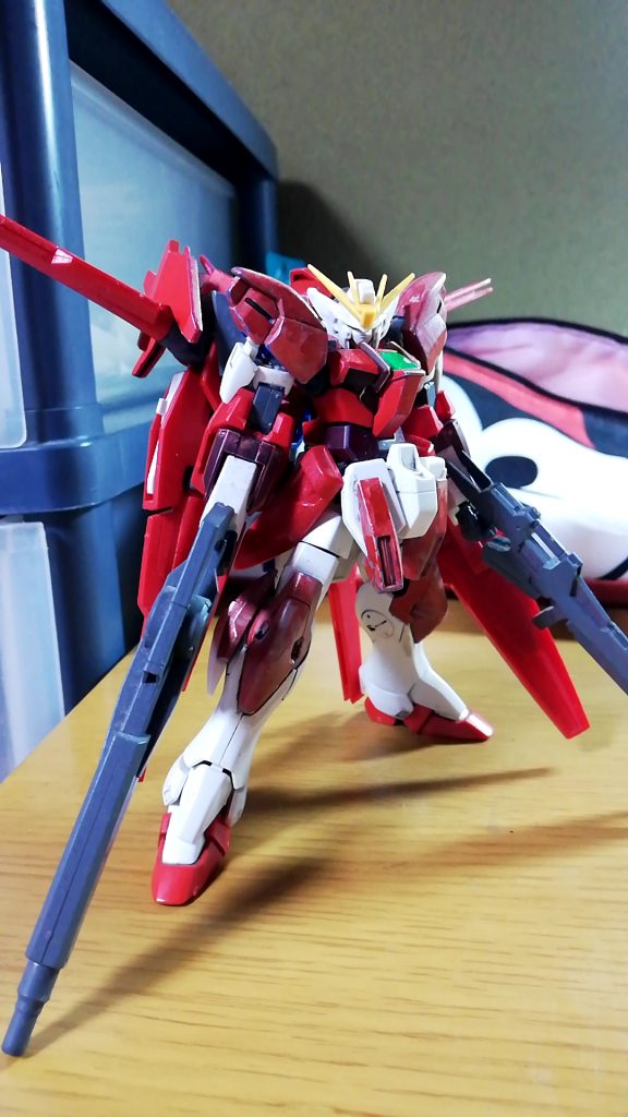リヴァイズ ガンダムリボーンズ、ダブルオースカイをベースに、とにかくGNドライヴもりもりのミキシングがしたい!と思って作りました各部パーツは頭 ウイングゼロ胴 ダブルオースカイ肩 V2腕 リボーンズ腰・足 V2背部 ダブルオースカイ・リボーンズ・エクシア武器 ダブルオースカイ、リボーンズのビームライフル
