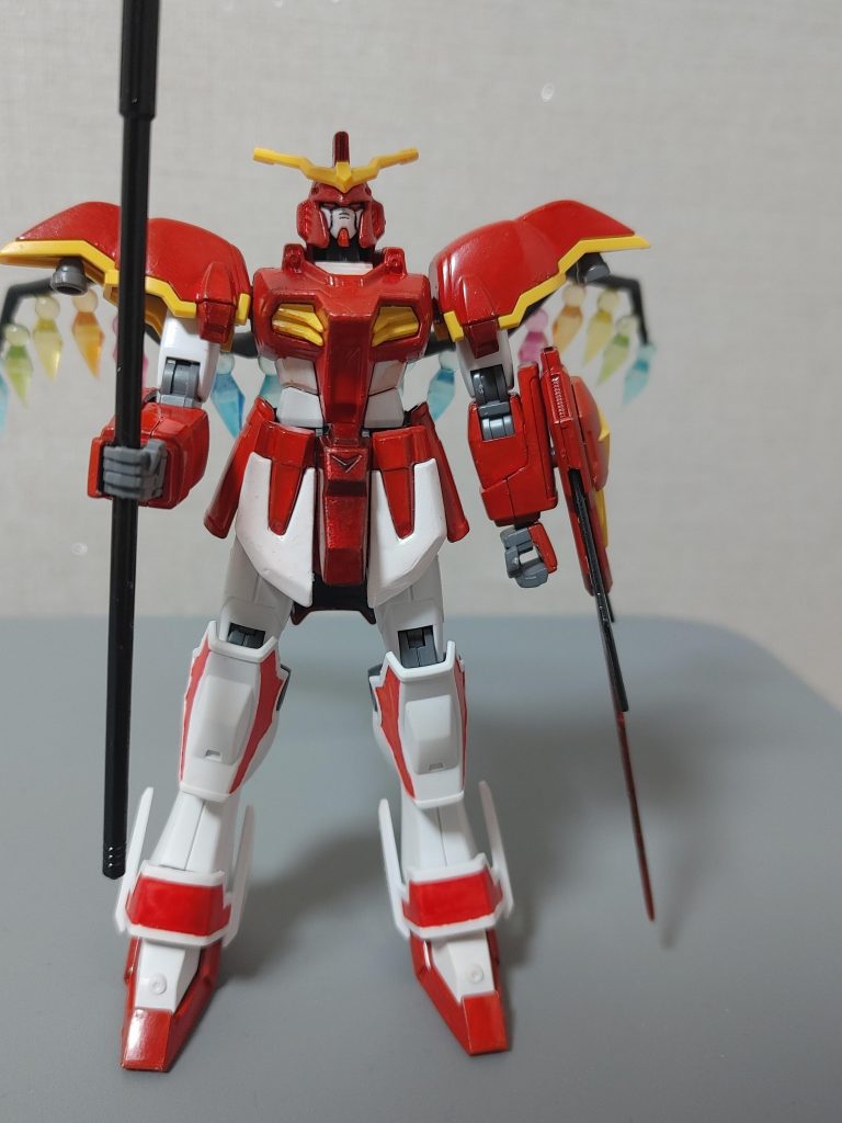 目の色も緑から赤にしました。全体的に赤色が特徴です。