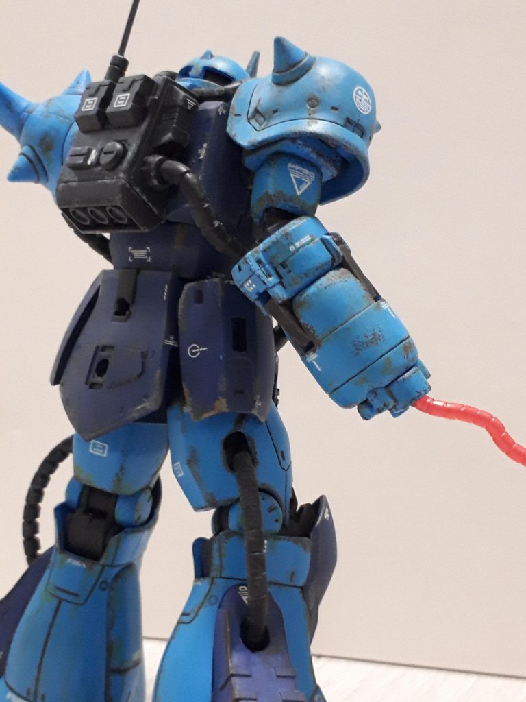 右肩の角はなくしました。　相変わらず合わせ目消し　苦手です😥