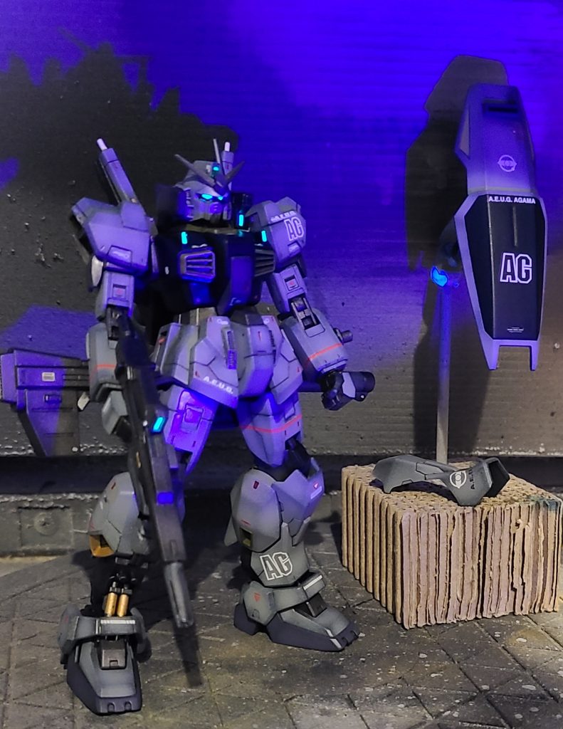 カメラ、センサー類は例によって蛍光カラーで。UVライトで光ります。