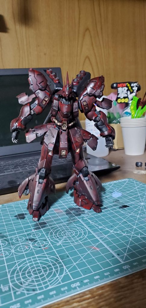 ウェザリングカラーマルチブラックって塗って乾いてからも触ったら手にべたべたつくんだけどこういうものなの?あと私がガンプラを始めたきっかけがハサウェイ関係のガンプラ組み立てたい～って思った所から始まりました。しかし今月再販でもどこも売り切れてて非常に悔しい思いをしてます。くぅ