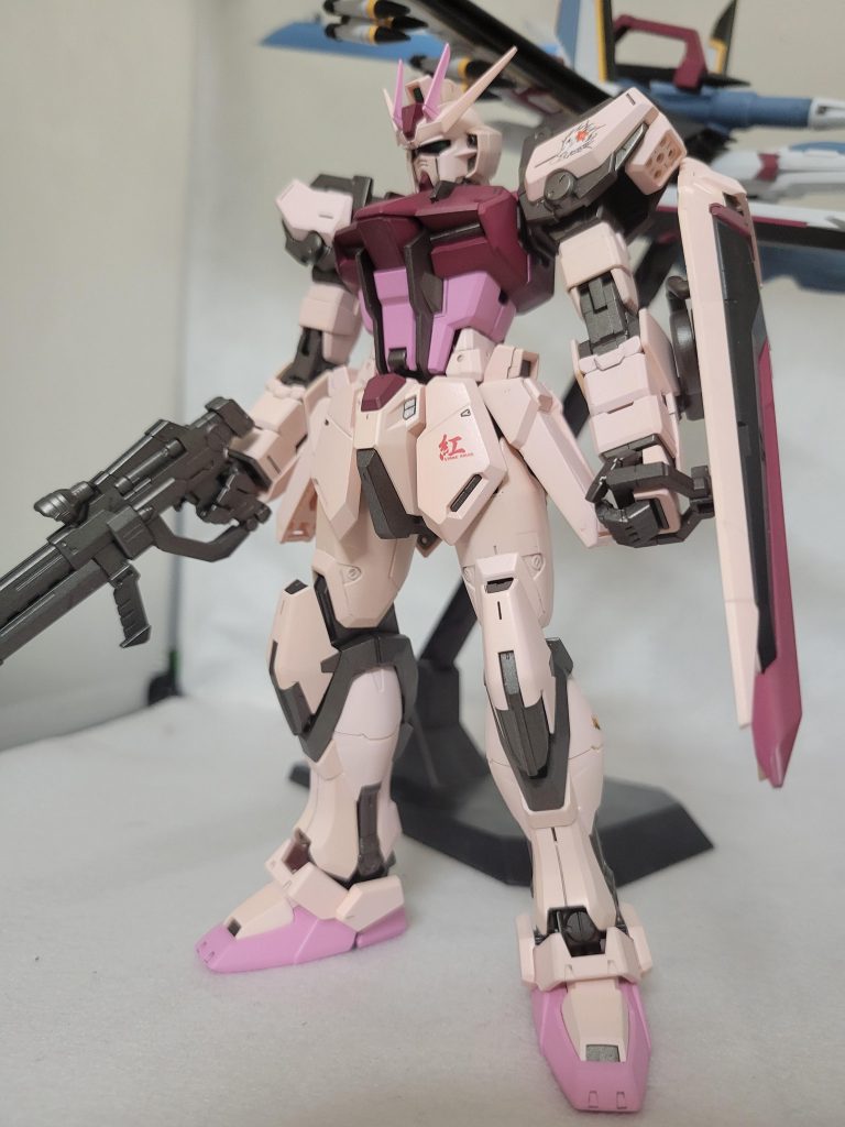 フレームはメタルブラックにシルバーを混ぜたものを塗ってます。