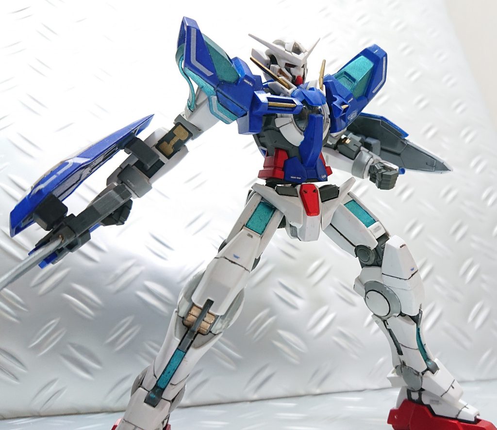 膝のチラ見せ。ライトグレーが剥げた。