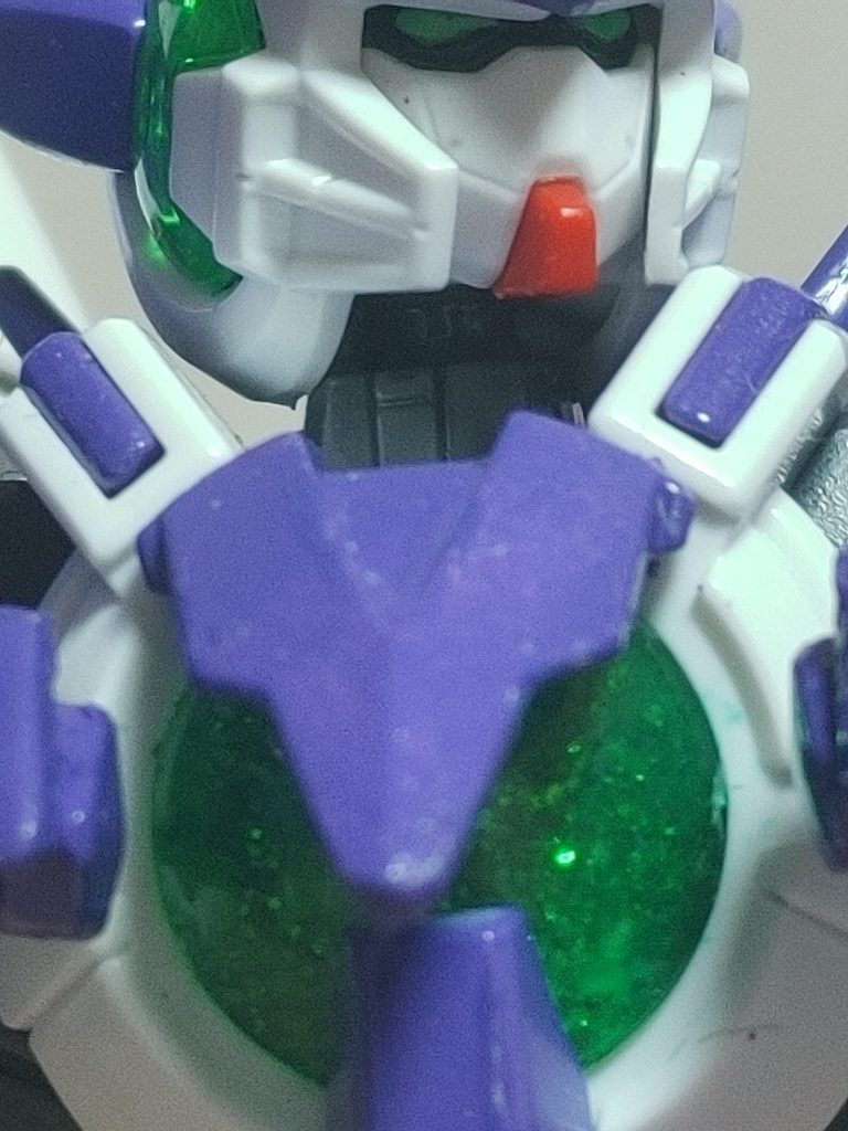 胸も同じです。目はアイグリーンを使いました。