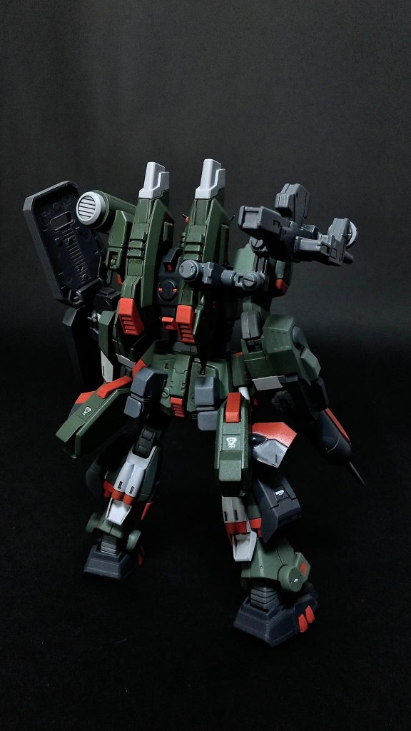 リアビューはこんな感じ各パーツは機体のバランスを崩さないように配慮しました