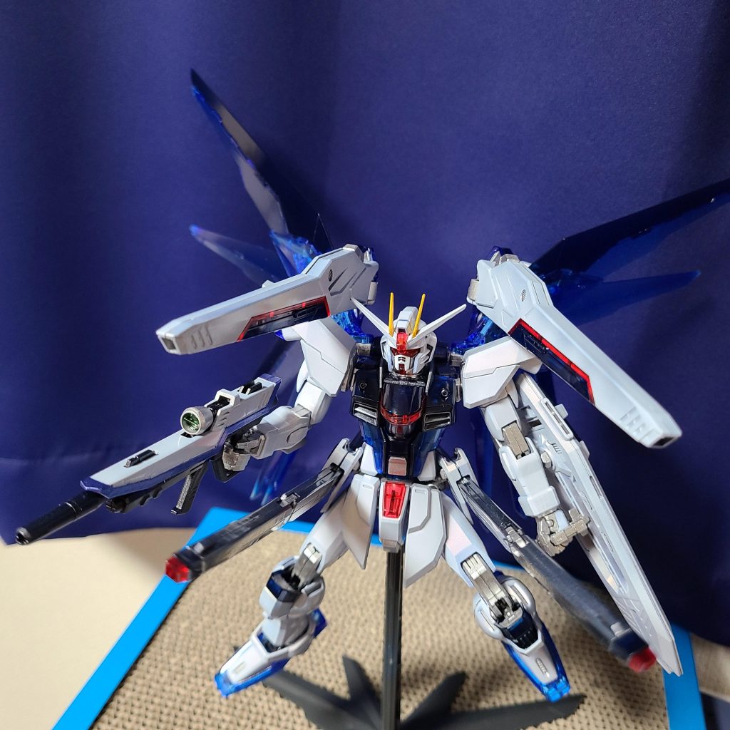 ハイマットですクスフィアスの光り方とか白装甲の反射の仕方の複雑さとか拘ったのがよく出てる写真でもあると思います