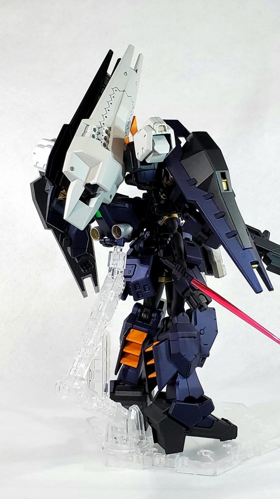 塗装は黒サフベースにタミヤのレーシングブルー、メタリックブラック、インシグニアホワイト、パールホワイト、ブリリアントオレンジ、ラバーブラック、マルーン、ジャーマングレー、リノリウム甲板色を使用しました。