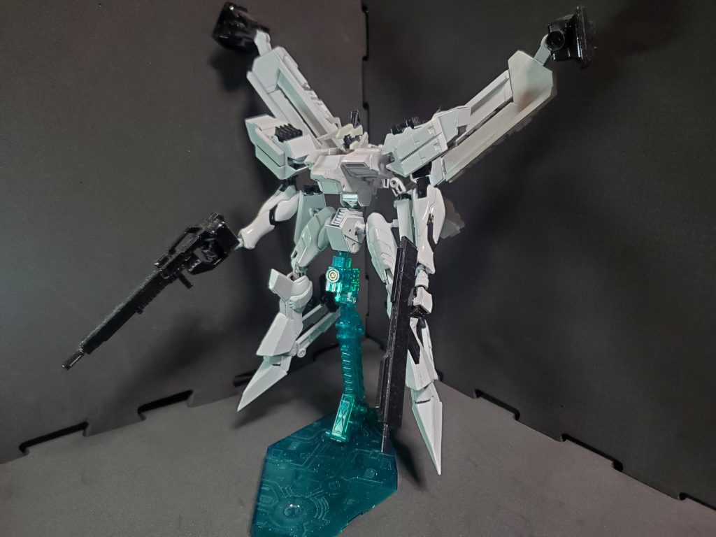 正面頭部……プラ板等胸部……ライトニングバックウェポンMK.Ⅲ腕部……ガンダムレギルス脚部……ガンダムレギルスとインフィニットジャスティスバックパック……スクラッチ