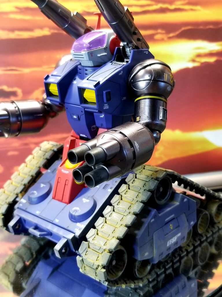 最後に、キャタピラー部をパステル粉でお化粧してみました。最初にやったウェザリングが無意味に～(笑)最後までご覧頂き、ありがとうございましたっ