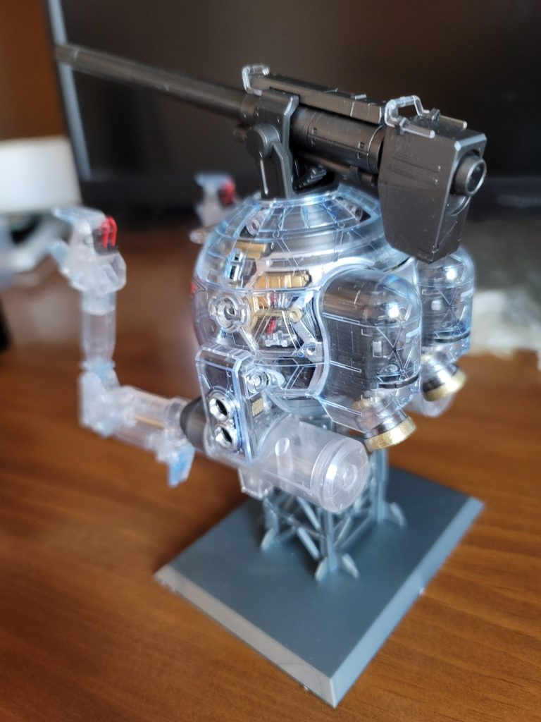 せっかく クリヤーなので 中まで 塗ってみました