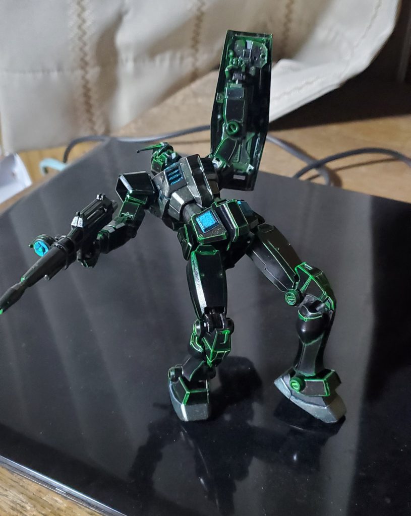 マトリックスは1が個人的に一番面白かったですね。2は戦闘シーンは良かったけど内容的には、、、3はなぜああなったしって終わりかたで残念でしたね。当時としてはCG技術はすごかったけど。