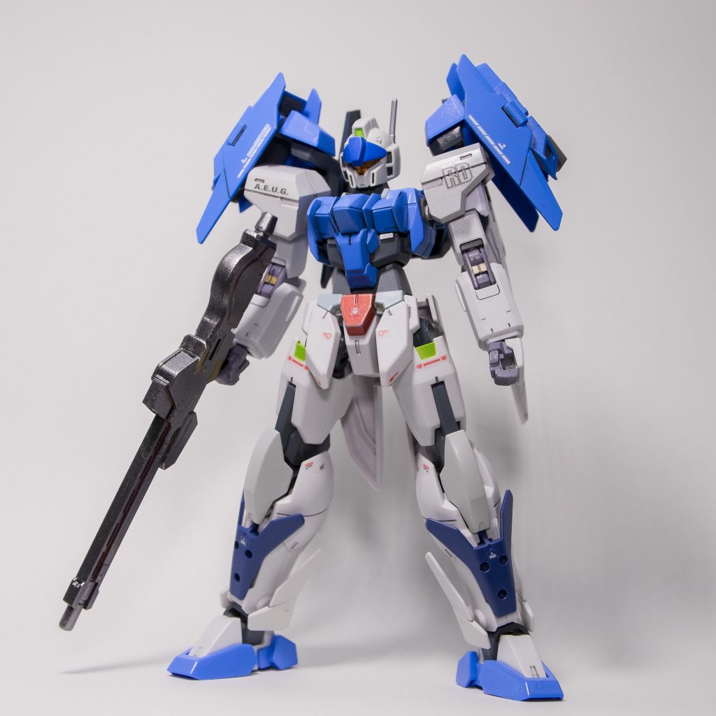 検討中の写真です。この段階では頭部がジムカスタムでした。最終的に頭部と下半身を過去作から移植して今の形になりました。