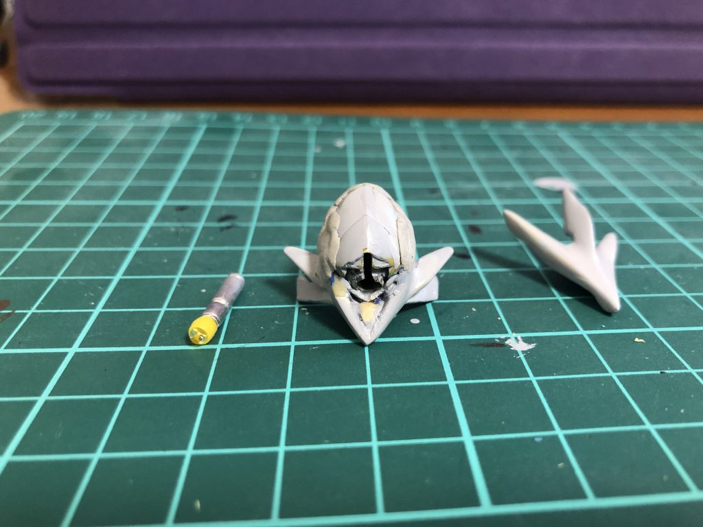 当初電飾を仕込む予定は無かったのですが、塗装直前にやっぱり欲しくなって急遽入れました