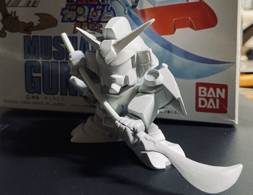 肩鎧に丸バーニアを接着。迫力を上げます!き、きたこれ!✨