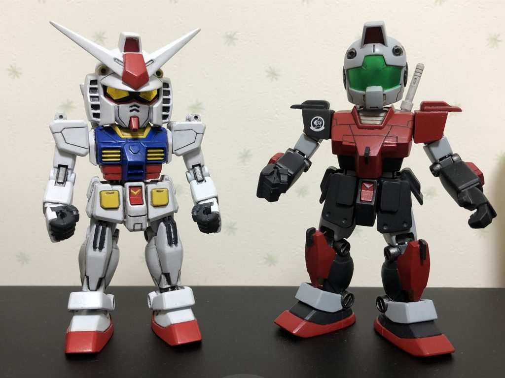 前回のジムとの比較。組立体験Ver.キットが貧弱なので残念でした。ガンダムの頭は、以前作成したBB戦士ガンダムの塗装剥がして再利用。