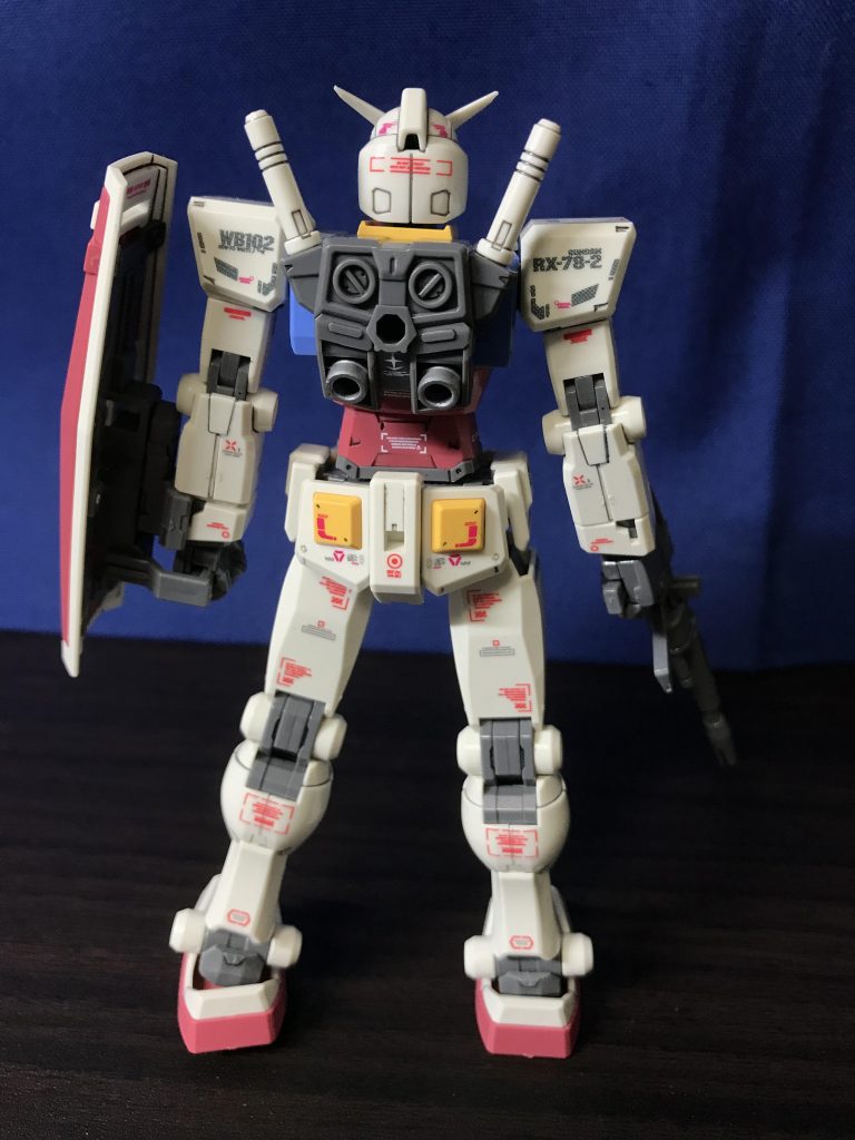 バックから。バーニアはシルバーで部分塗装。