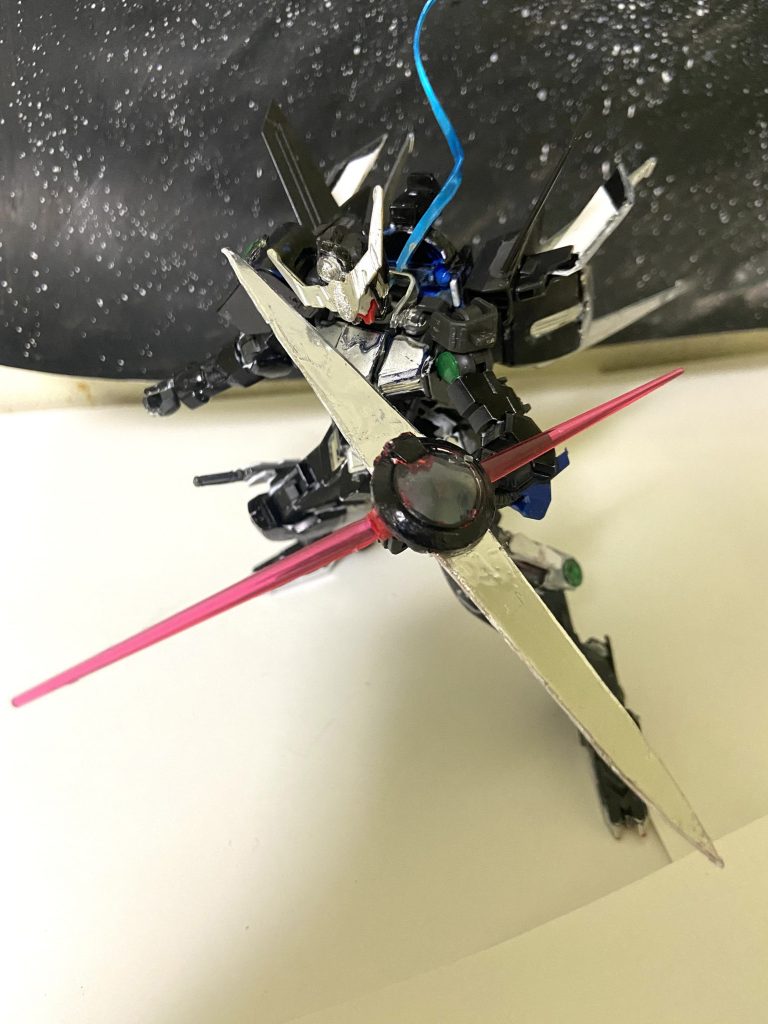 真GN手裏剣忍者刀の代わりに新たに追加した武装フリート七刀の手裏剣を元に再設計を行った武装刃の一部をビームサーベルに変更して七刀のものより大型になっている普段は背面にマウントされている。